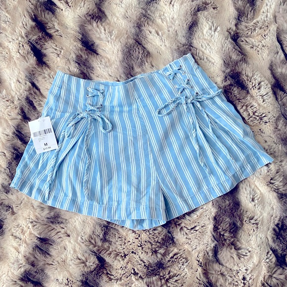 Forever 21 high waist linen shorts with tie design - Picture 1 of 4